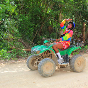 Meet your Posher, Takia